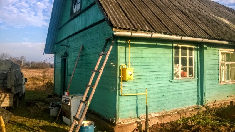 Дом с баней на хуторе у речушки, 2 Га. земли, водопровод и газ