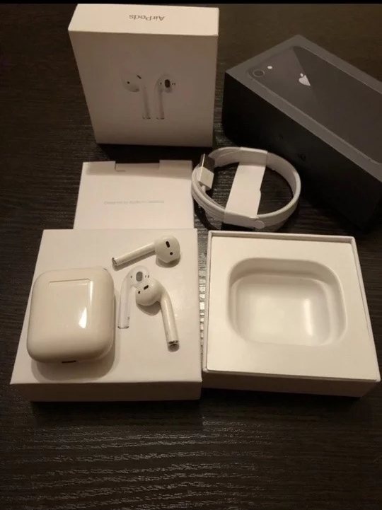AirPods Наушники